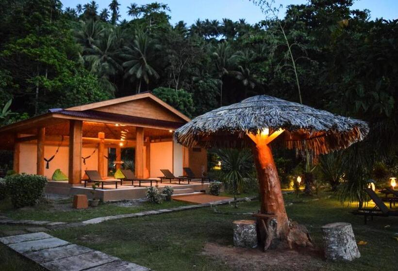 בית מלון כפרי Two Fish Resort Lembeh