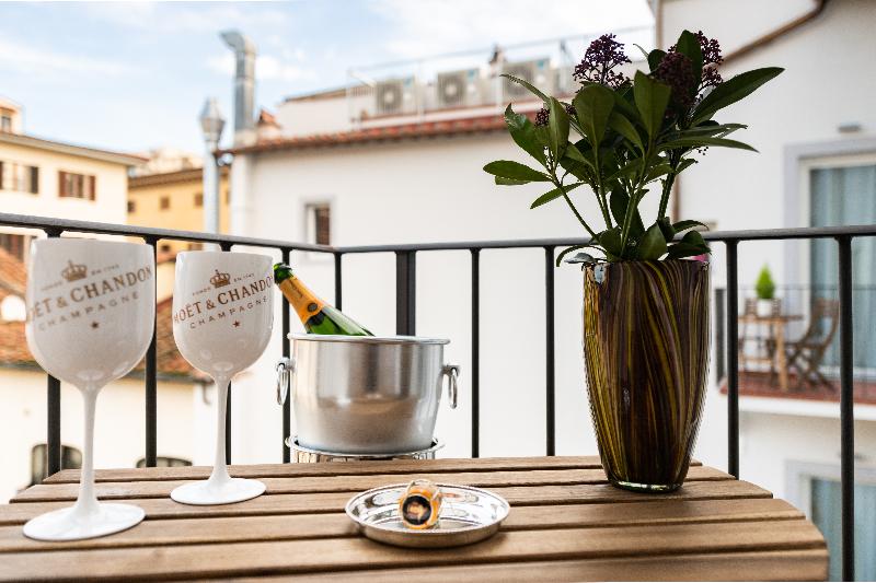 Kairos By Florence Art Apartments