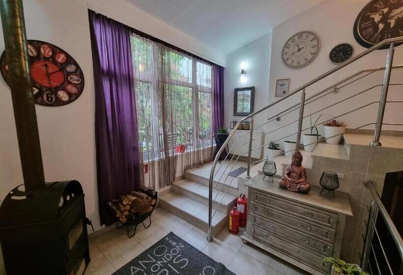 펜션 Atia Residence