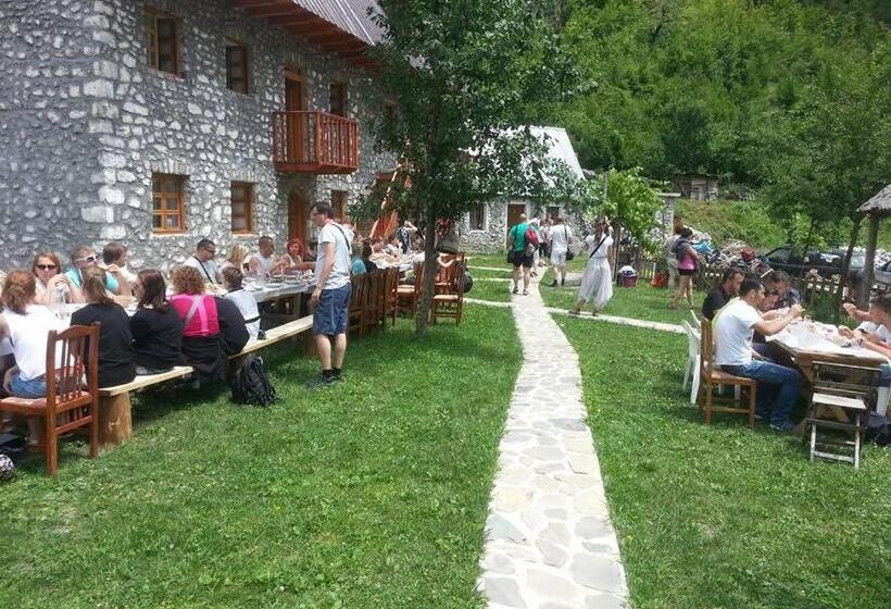 펜션 Bujtina Berishta Theth