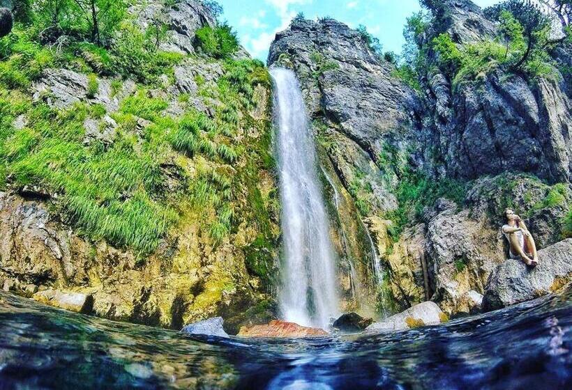 펜션 Bujtina Berishta Theth