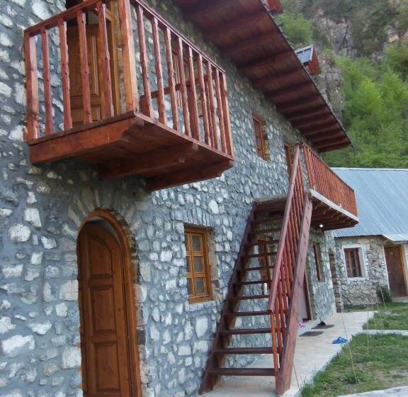 펜션 Bujtina Berishta Theth