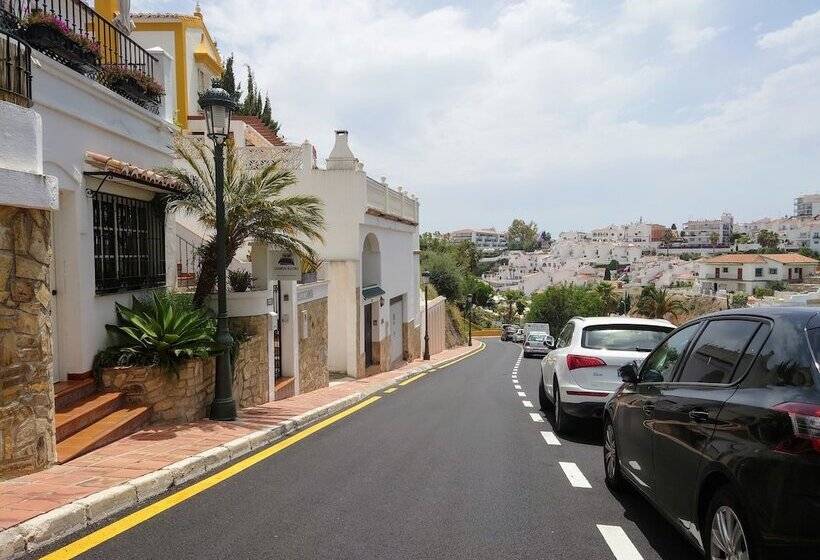 بنسيون Carmen Rooms    Boutique B&b By The Sea