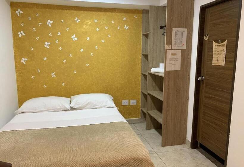 Пансион Hostel Casa Zambrano