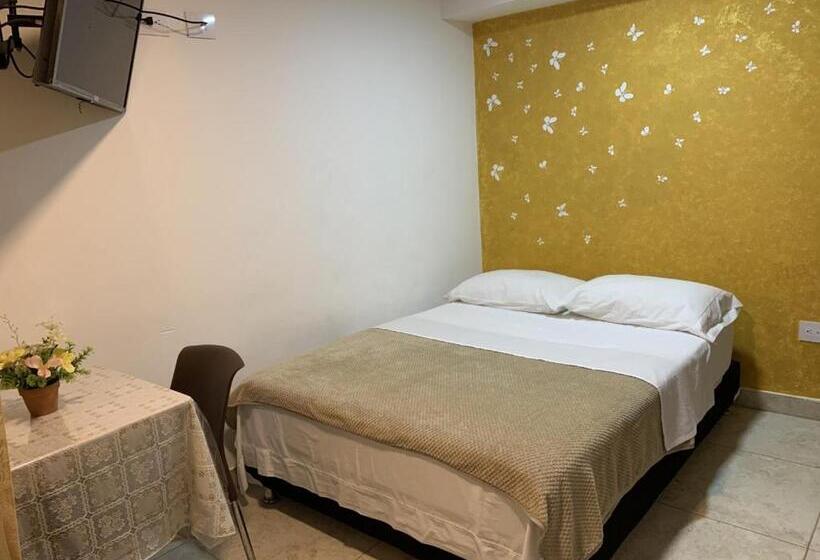 پانسیون Hostel Casa Zambrano