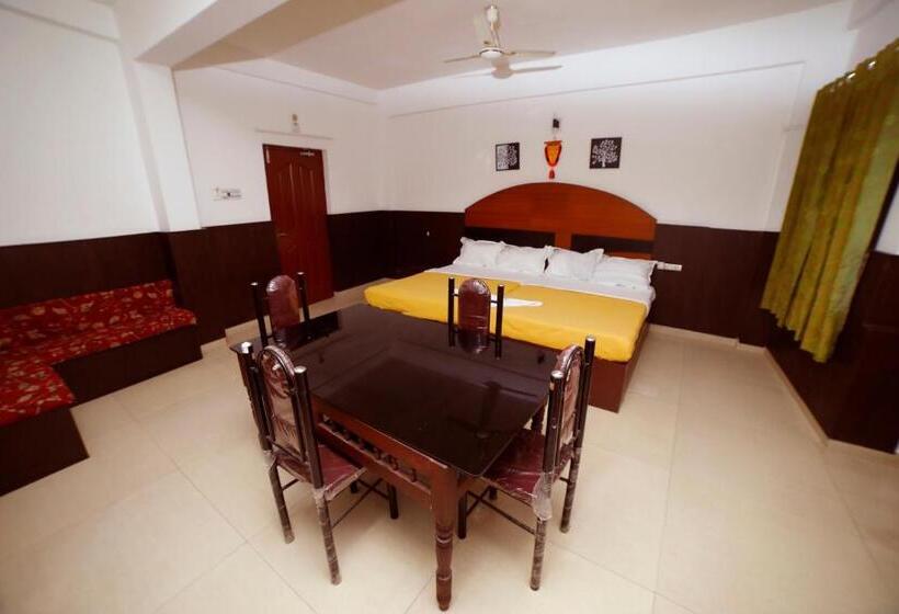 بنسيون Kairali Tourist Home