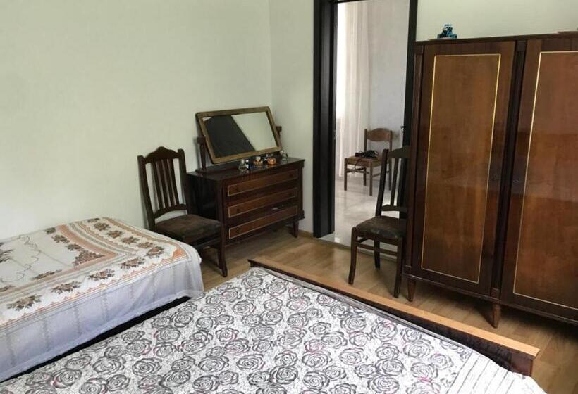 پانسیون Nika's Guest House