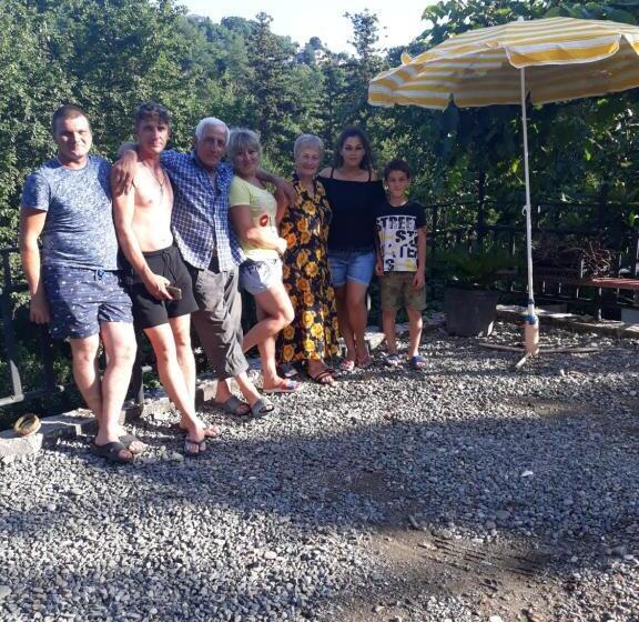 پانسیون Nika's Guest House