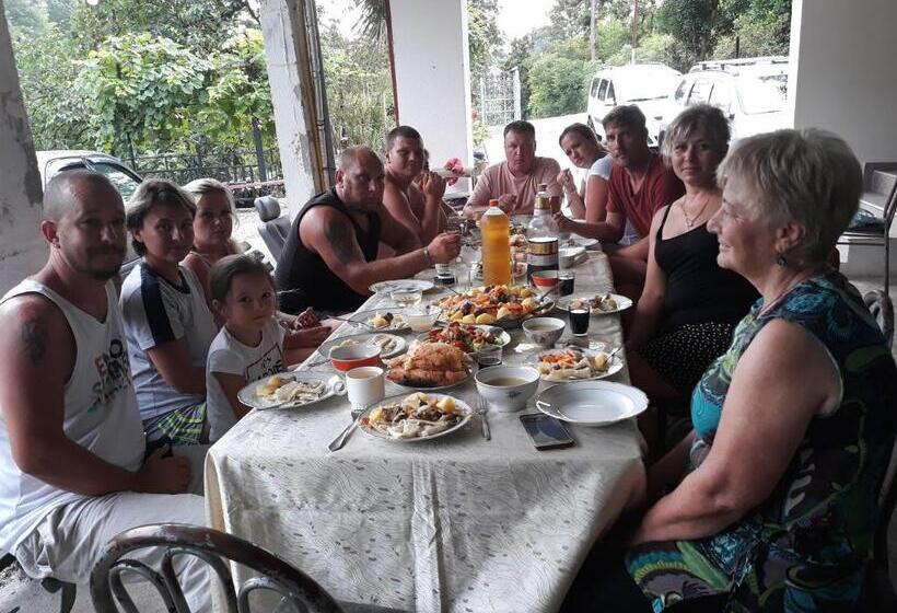 پانسیون Nika's Guest House