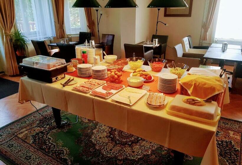 膳宿费 Penzión Jesenský