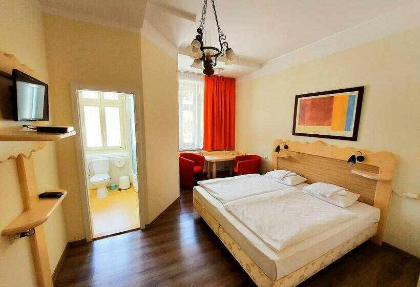 膳宿费 Penzión Jesenský