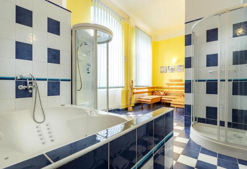 پانسیون Penzion Restaurant Atrium