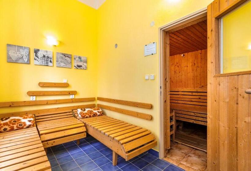 پانسیون Penzion Restaurant Atrium