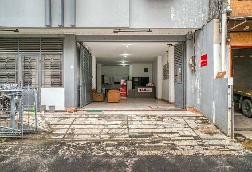 膳宿费 Reddoorz Near Duta Merlin