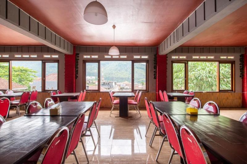 膳宿费 Reddoorz Plus Near Balai Kota Batu 2