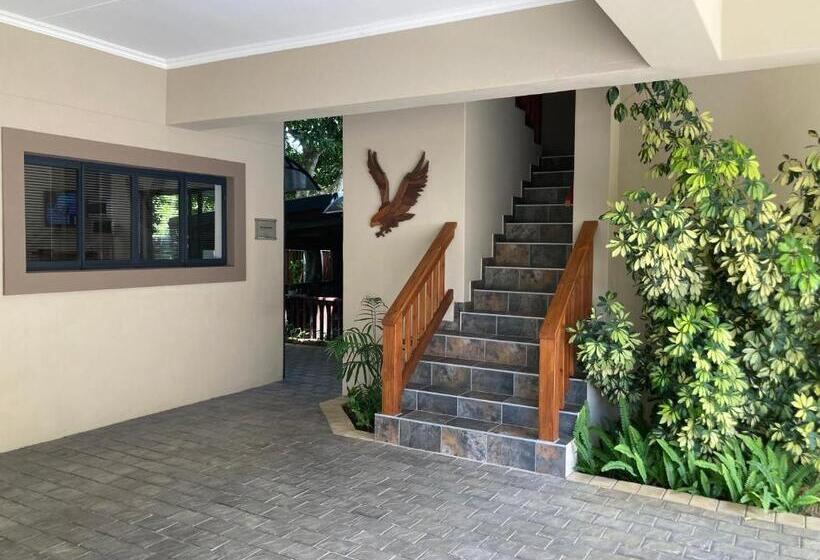 펜션 Turaco Guest House