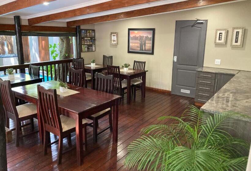 펜션 Turaco Guest House