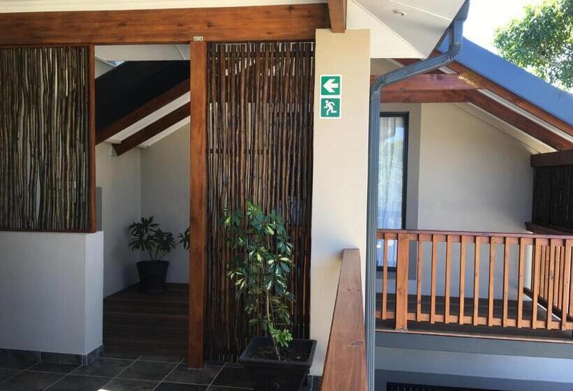 펜션 Turaco Guest House