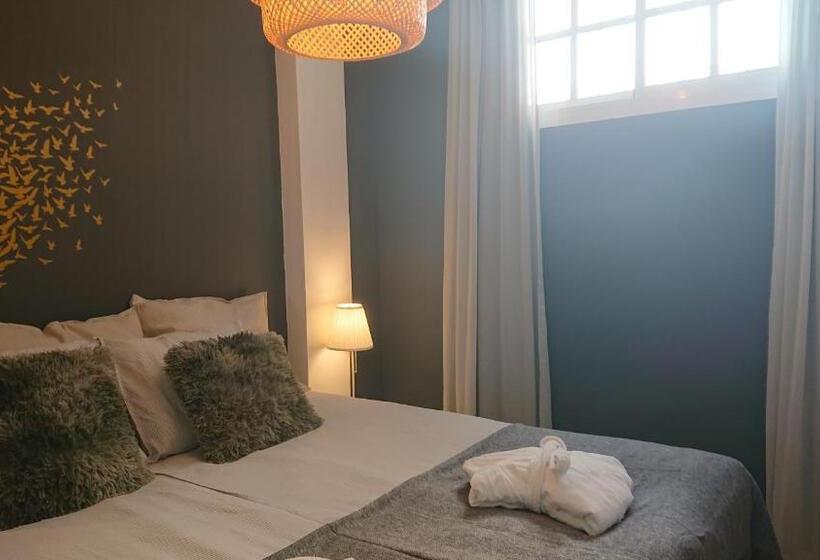 بنسيون Carmen Rooms    Boutique B&b By The Sea