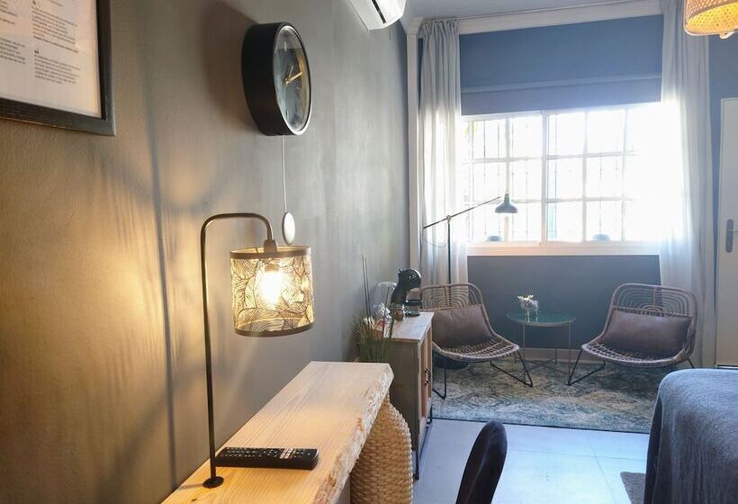 بنسيون Carmen Rooms    Boutique B&b By The Sea