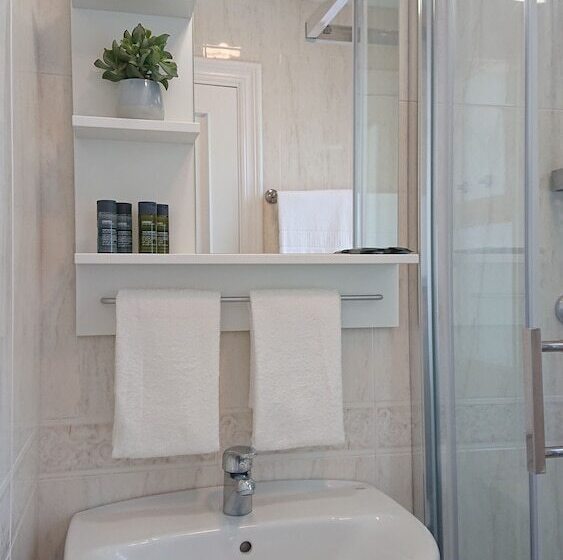 بنسيون Carmen Rooms    Boutique B&b By The Sea