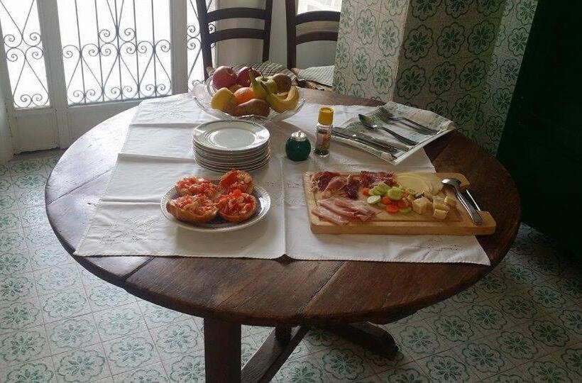 پانسیون Villa Moschella