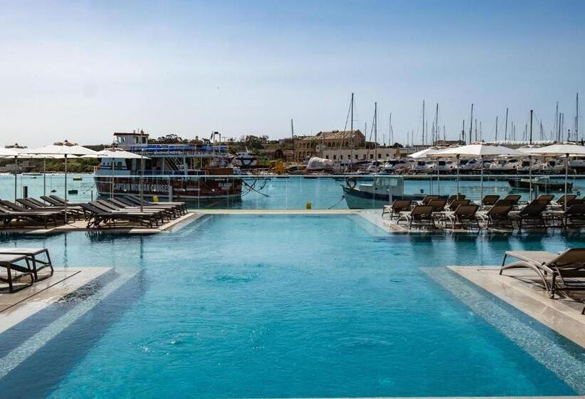 Strand Suites By Neu Collective