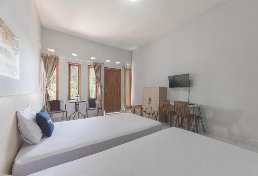 Urbanview Hotel D Pineapple Villa Ciater By Reddoorz