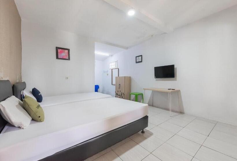 Urbanview Hotel D Pineapple Villa Ciater By Reddoorz