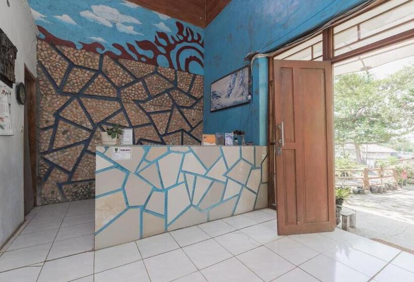 Urbanview Hotel D Pineapple Villa Ciater By Reddoorz