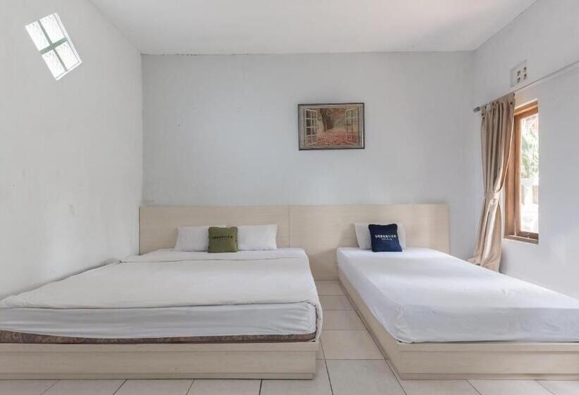 Urbanview Hotel D Pineapple Villa Ciater By Reddoorz