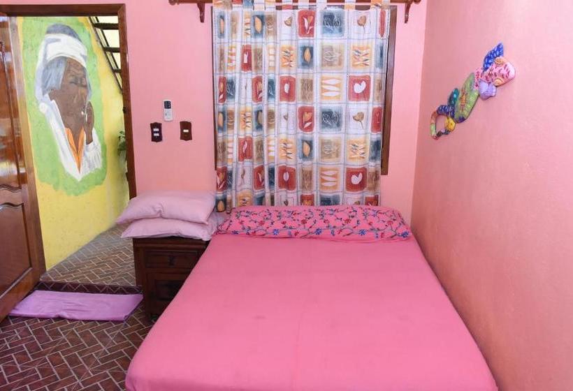 تختخواب و صبحانه Cancun Guest House 1