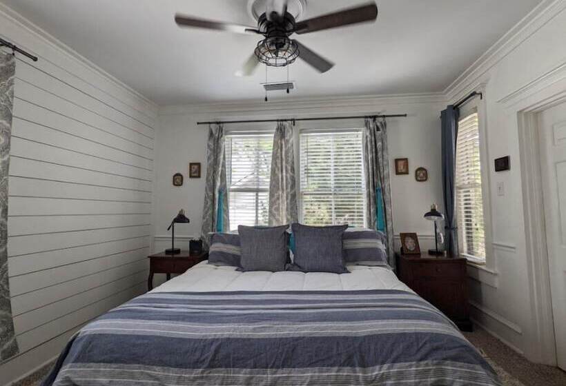 مبيت وإفطار Old Powder House Inn