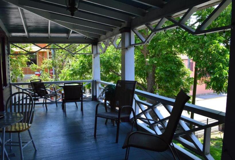 مبيت وإفطار Old Powder House Inn