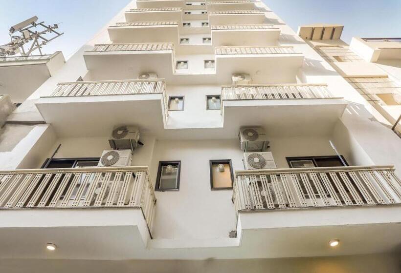 Super Collection O Le Noida Hotel Near Sector 76 Metro Station