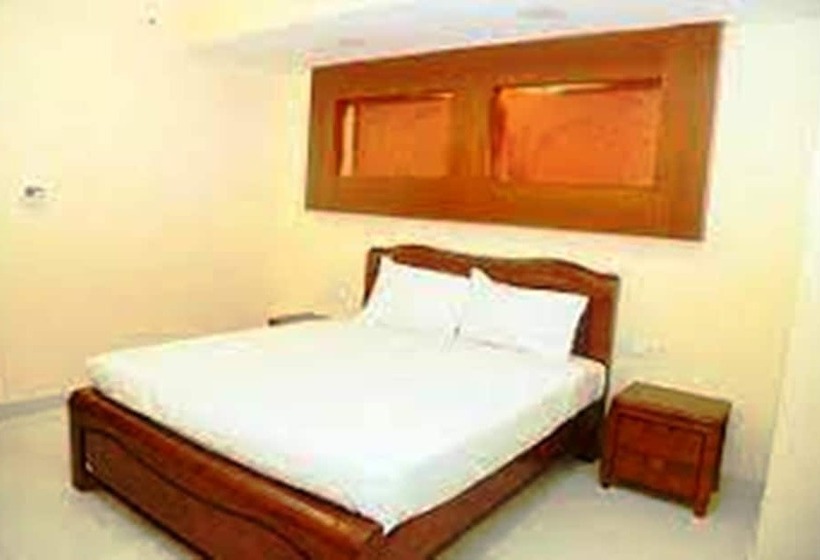 Отель Balaje Residency