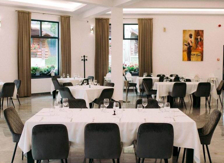 酒店 Complex Adora