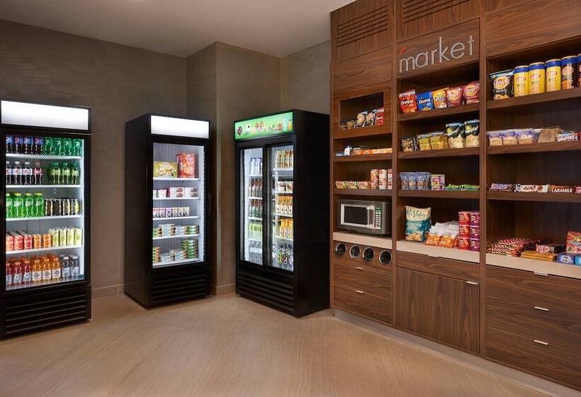 ホテル Courtyard By Marriott Oshawa