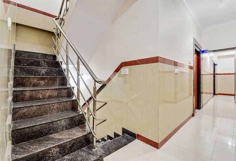 Отель O Sri Sai Guru Comforts