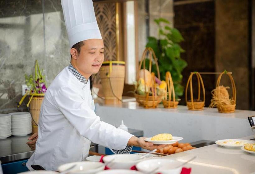 هتل Muong Thanh Grand Bai Chay