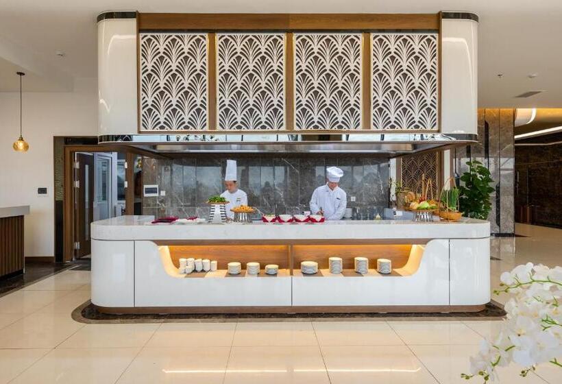 هتل Muong Thanh Grand Bai Chay