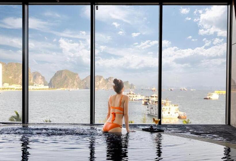 هتل Muong Thanh Grand Bai Chay