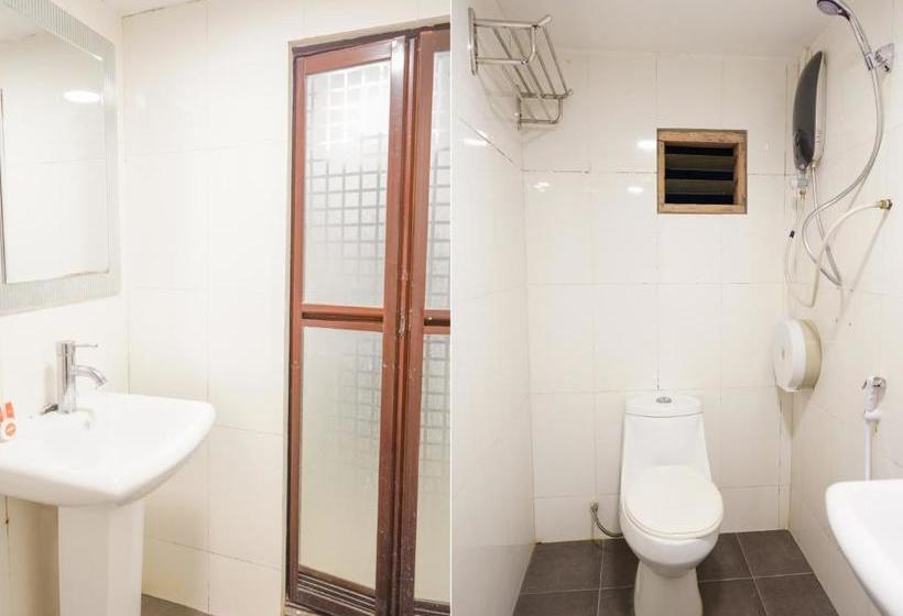 Отель Oyo 1227 Aa Inn