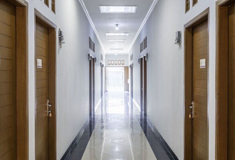 فندق Oyo 2072 Wisma Teratai