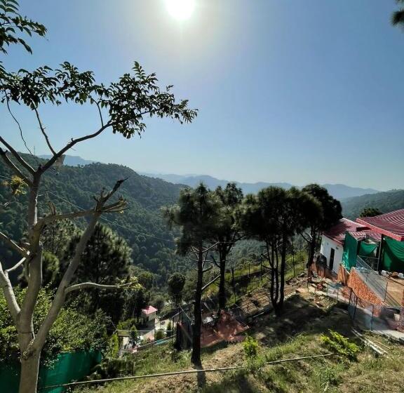 فندق Popping Pines Resort