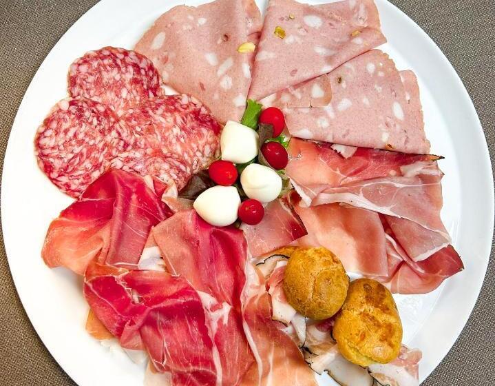 هتل Ristorante Mariuccia Varese