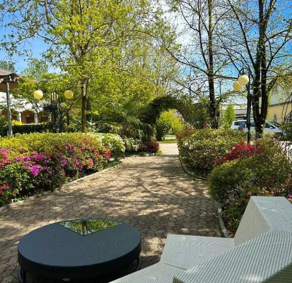 هتل Ristorante Mariuccia Varese