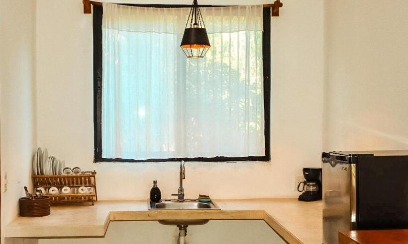 酒店 Royal Palm Bacalar Cabañas & Lagoon Club