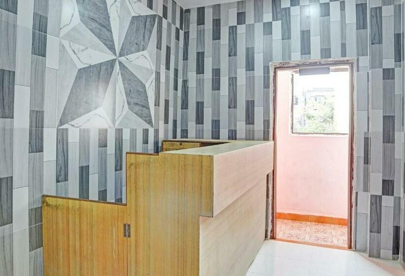 호텔 Spot On 67642 Sindhu Lodge