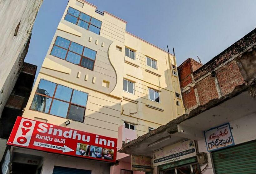 호텔 Spot On 67642 Sindhu Lodge